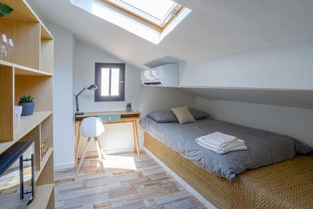 Studio Sous Les Toits Tres Bien Place Et Climatise 蒙彼利埃 外观 照片